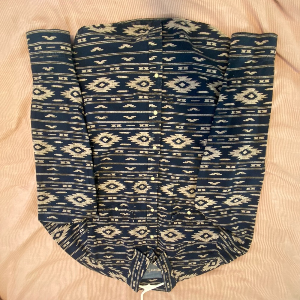 Gap button up